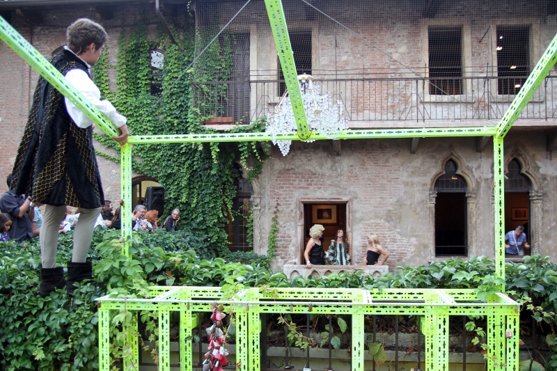 Romeo's Balcony, performance, Verona, 2013