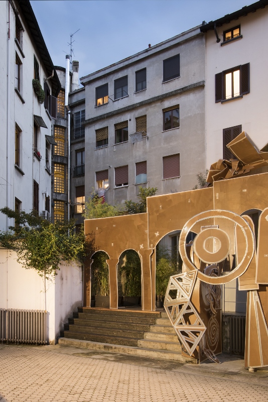 Daniel González , Pop-Up Building Milan, Marsèlleria, Milan, 2015, view by night, ph Carola Merello