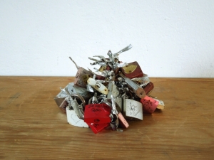 Daniel González, 37 Intentions to Stop the Time, 2014, steel locks, markers and mylar, 20 x 15 x 10 h cm